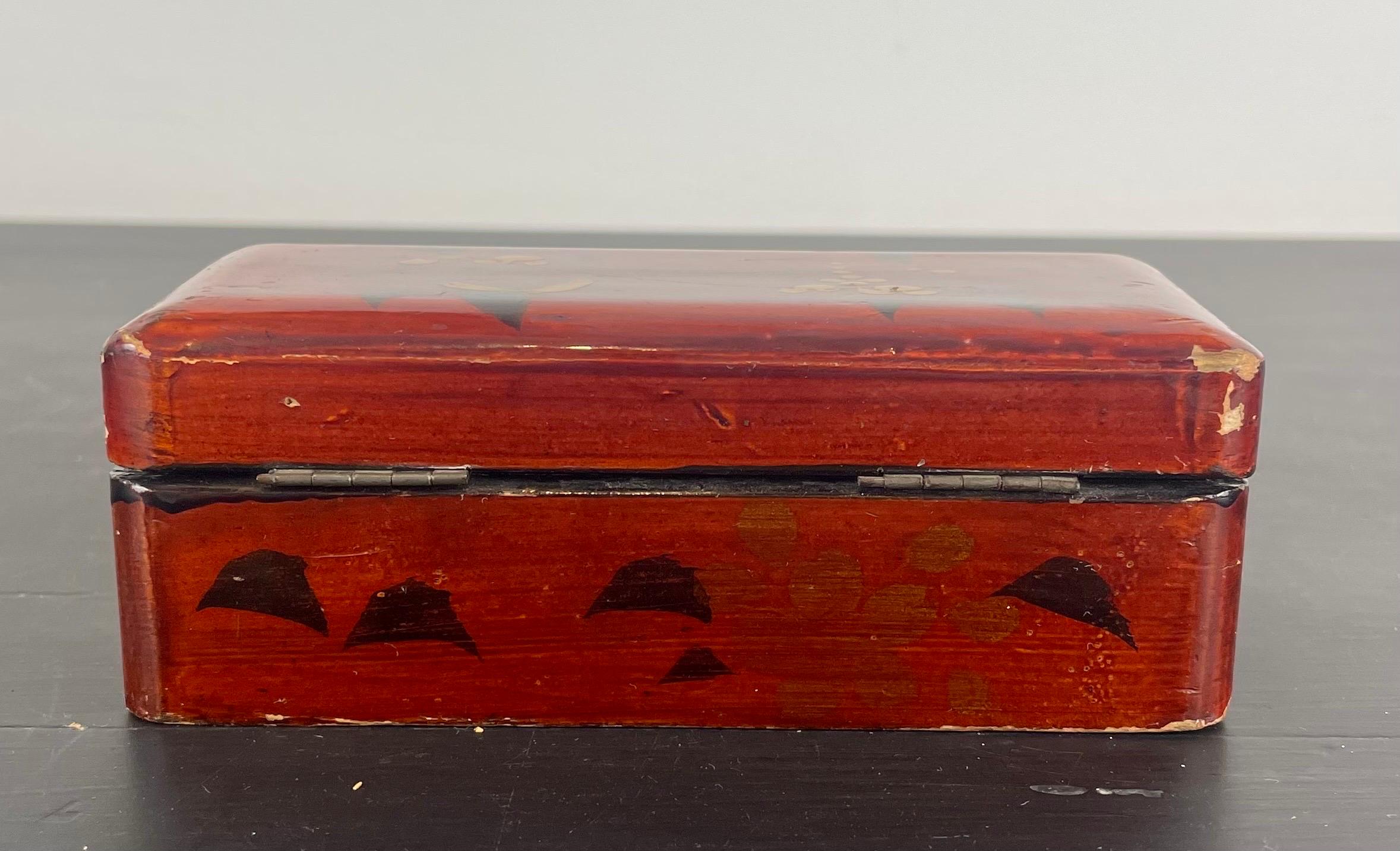 Small red lacquered Japanese box with royal motto of the Netherlands, 1880 For Sale 4