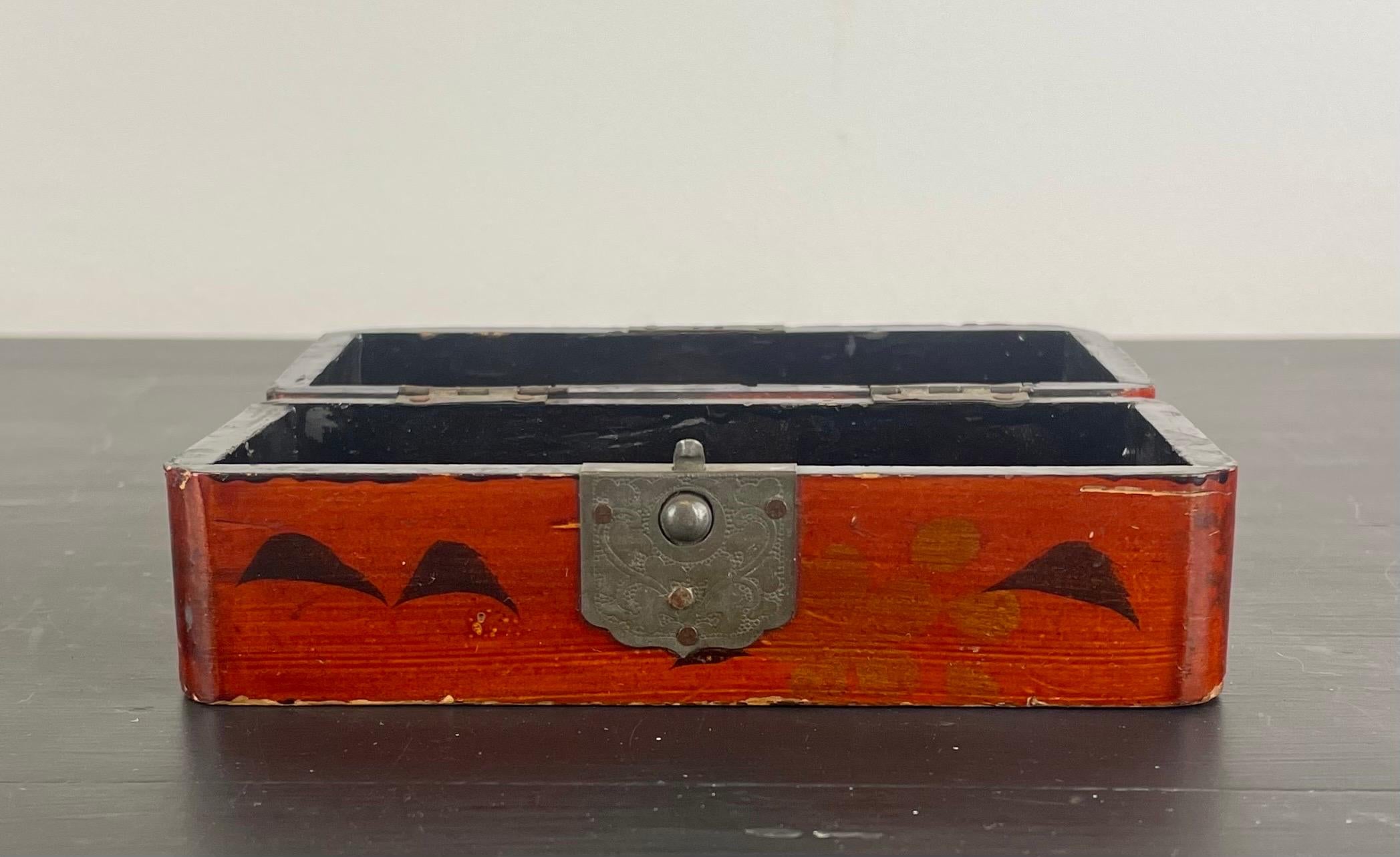 19th Century Small red lacquered Japanese box with royal motto of the Netherlands, 1880 For Sale