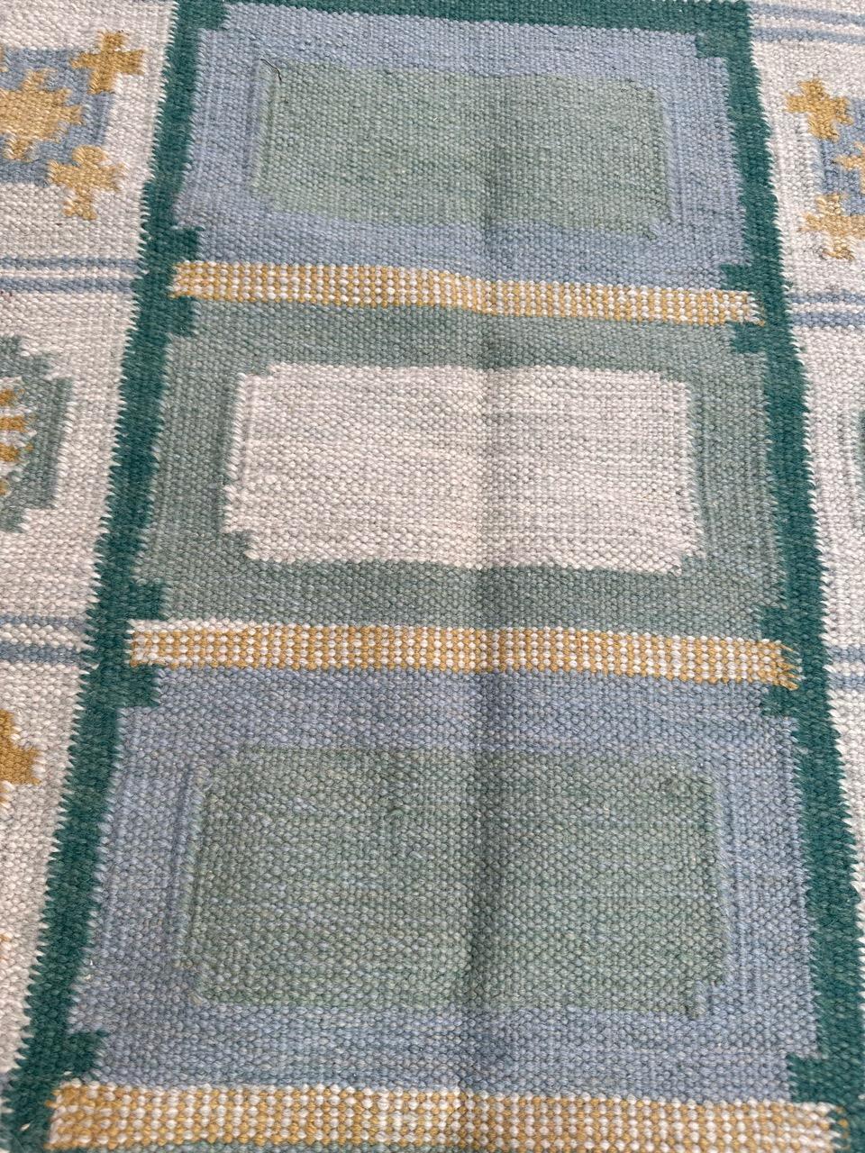 Bobyrug's hübscher kleiner skandinavischer Flachgewebe-Teppich (Wolle) im Angebot
