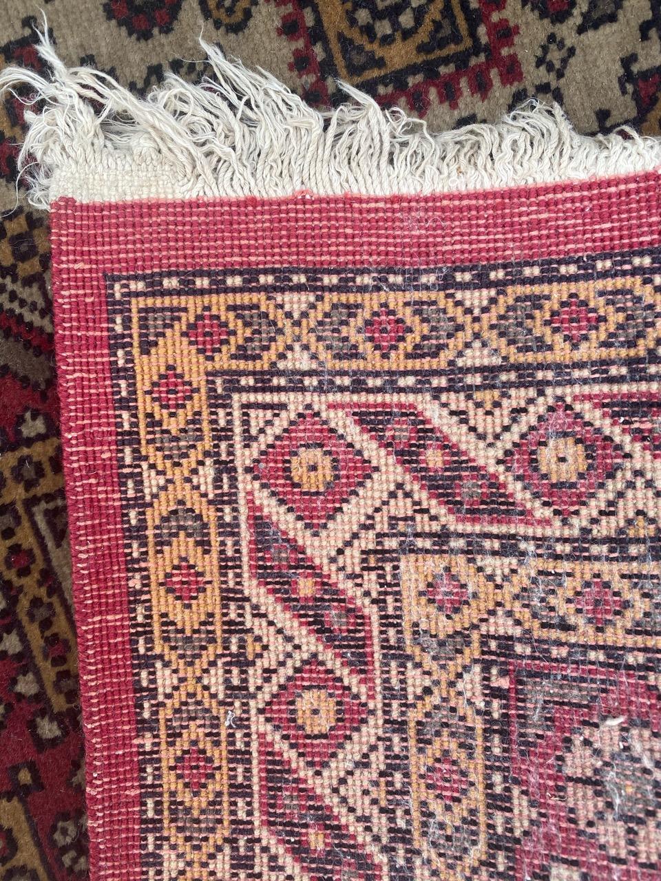 Hübscher kleiner aserbaidschanischer Vintage-Teppich im Angebot 2