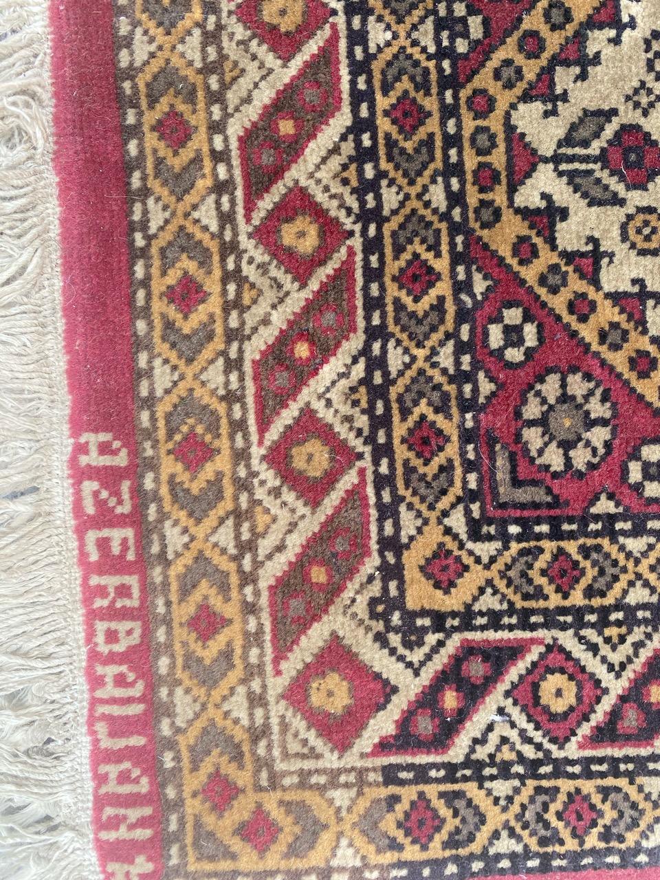 Pretty Little Vintage Azerbaïdjan Rug In Good Condition For Sale In Saint Ouen, FR
