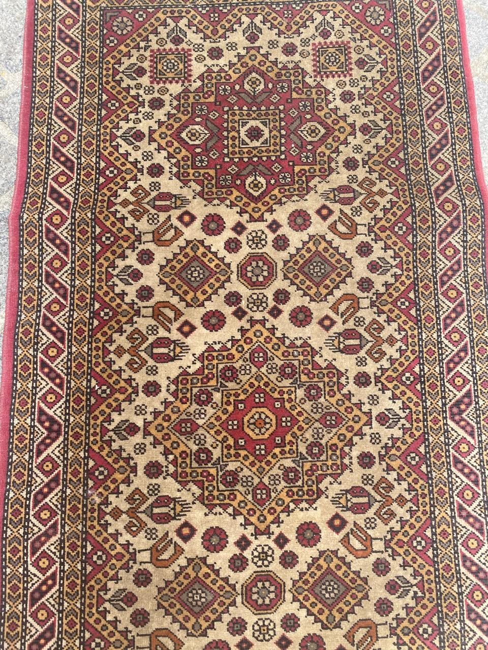 Hübscher kleiner aserbaidschanischer Vintage-Teppich im Angebot 1