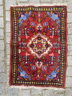 Bobyrug’s Pretty little vintage Hamadan rug