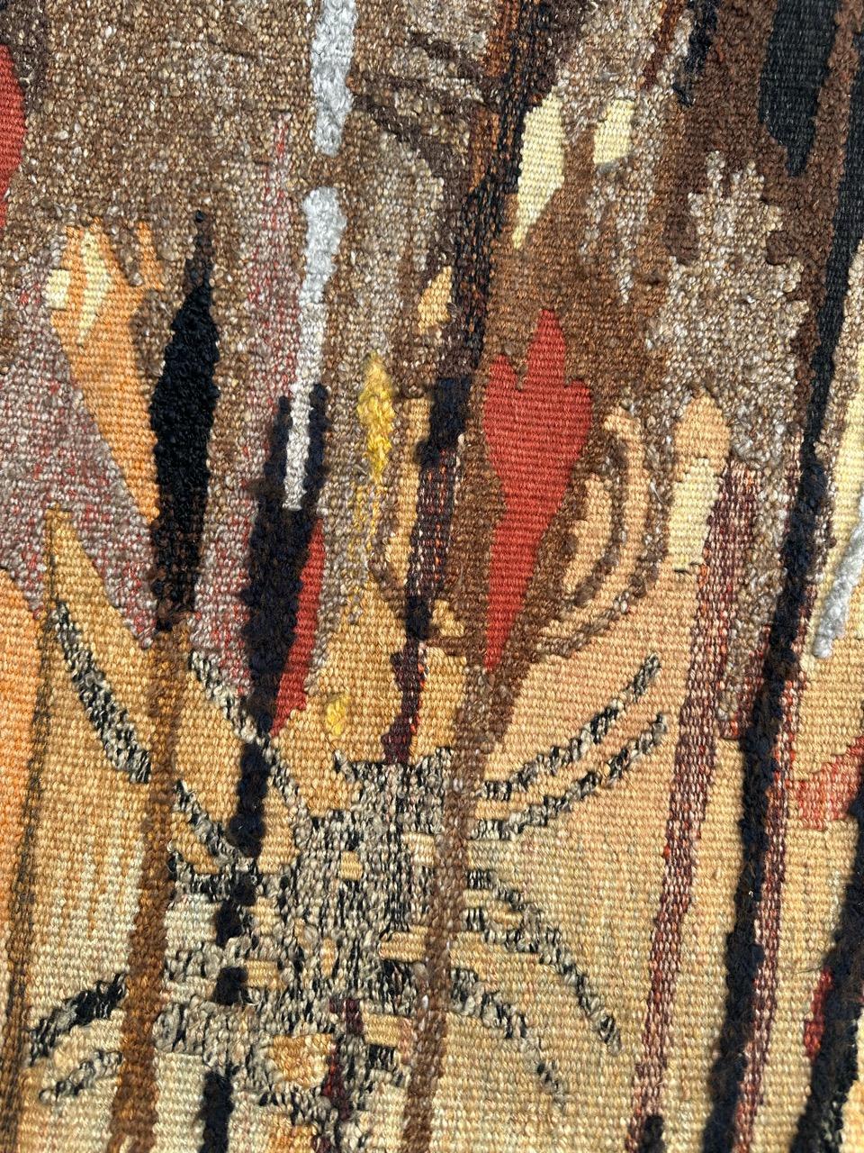 Grazioso arazzo Aubusson francese della metà del XX secolo 