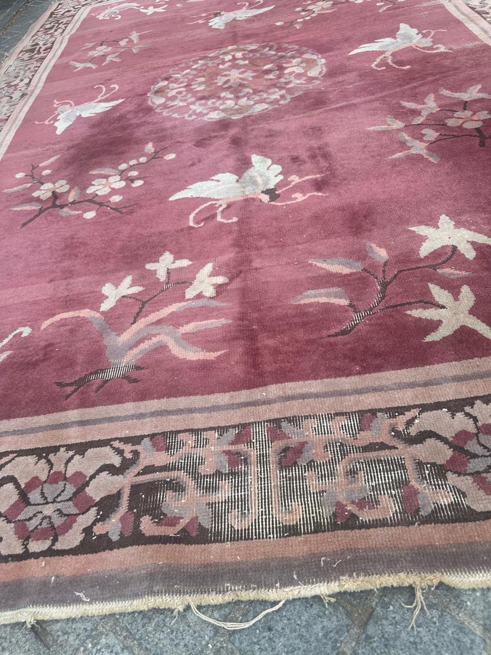 Pretty mid century distressed Chinese art deco design rug For Sale 12