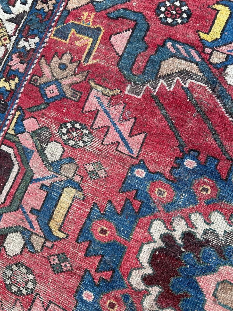 Grazioso tappeto mazlaghan di metà secolo con segni di distorsione in vendita 3
