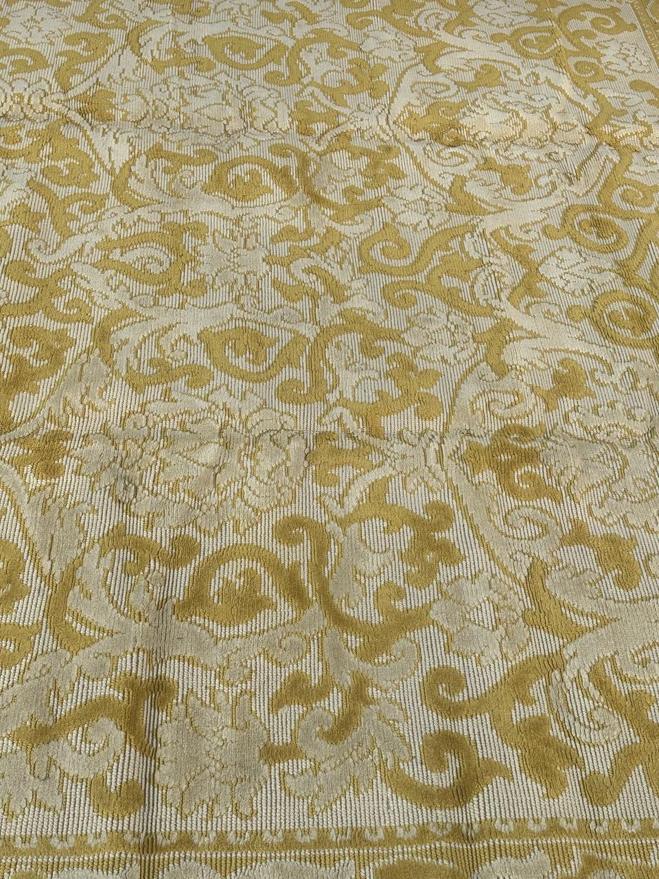 Wool Pretty mid century French Cogolin decorative rug For Sale