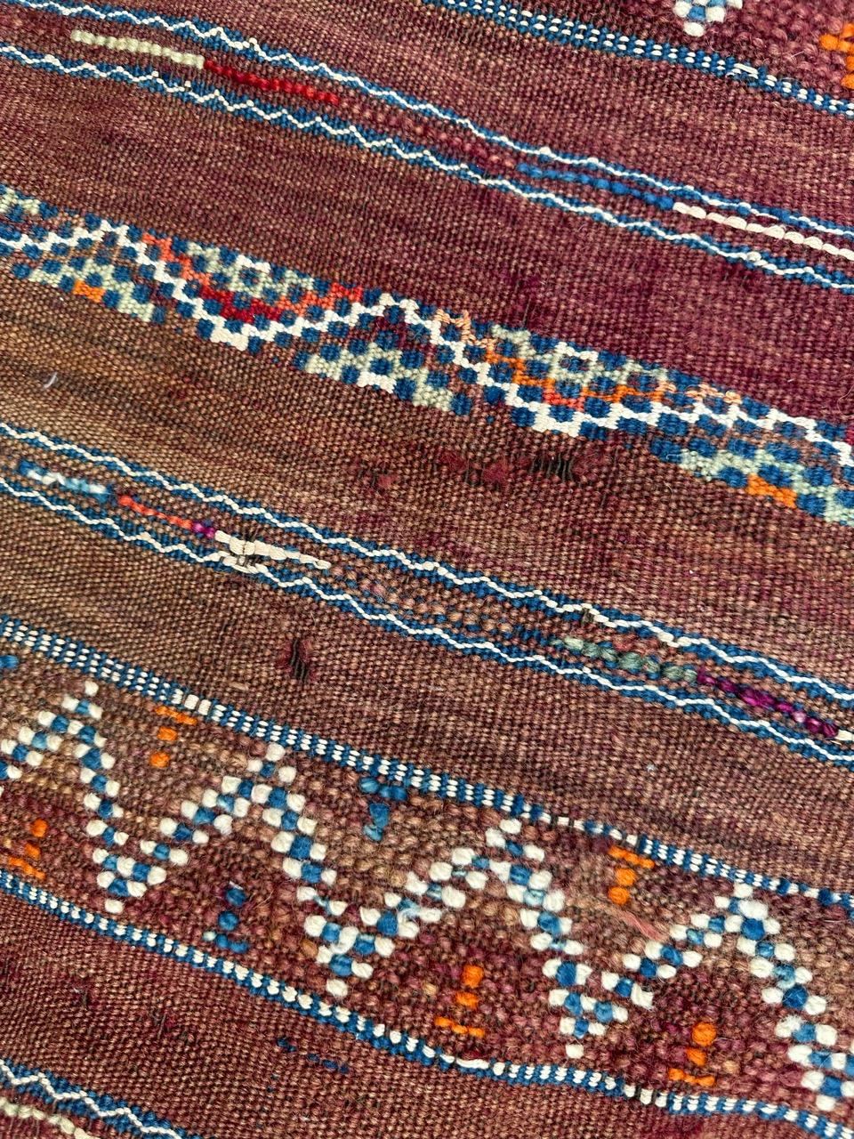 Grazioso tappeto tribale marocchino di metà secolo in vendita 6