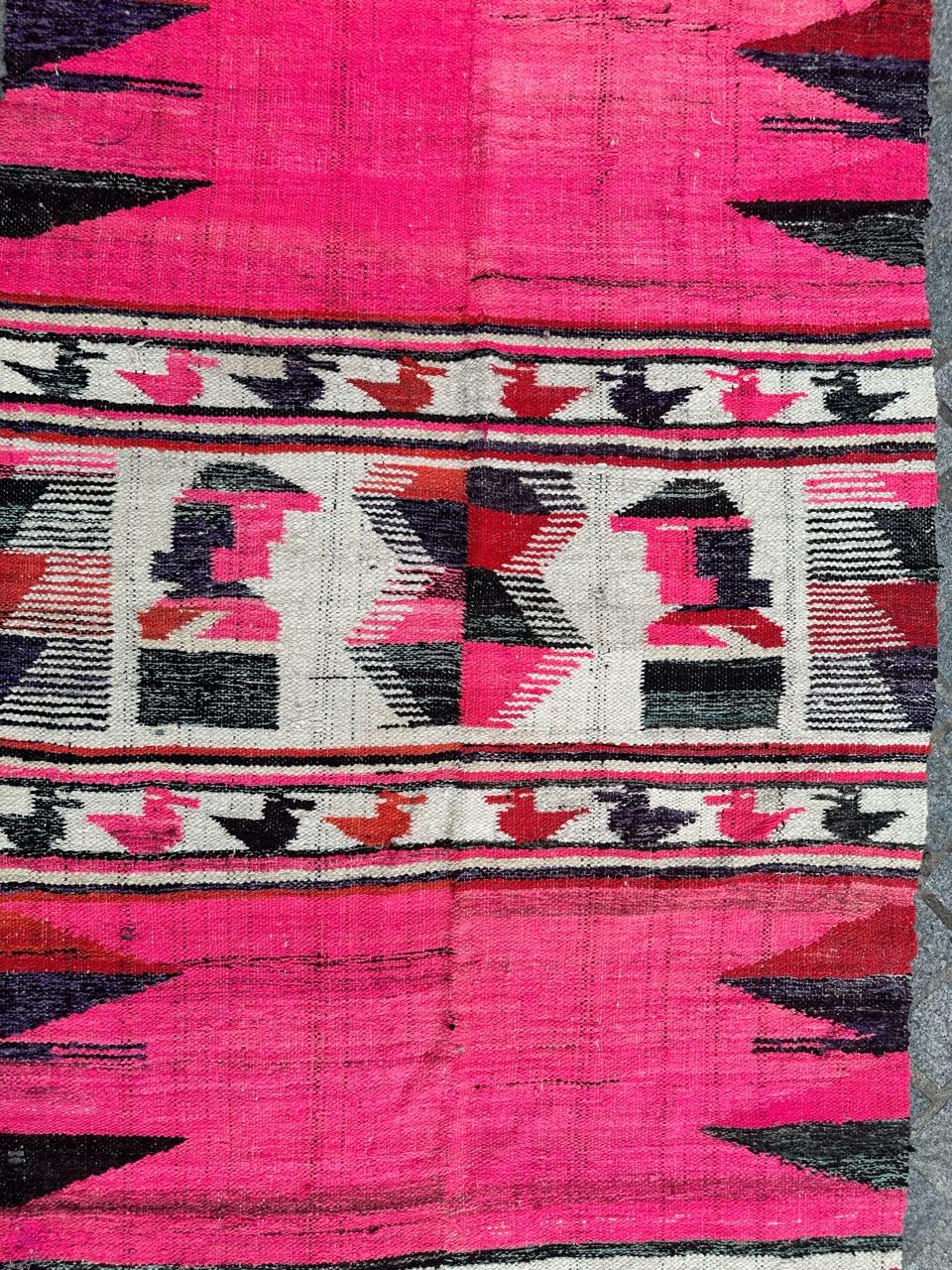 Pretty mid century southern American tapestry, with nice tribal designs and beautiful colours with pink, purple, black, orange and white, entirely hand woven with wool. 

✨✨✨
