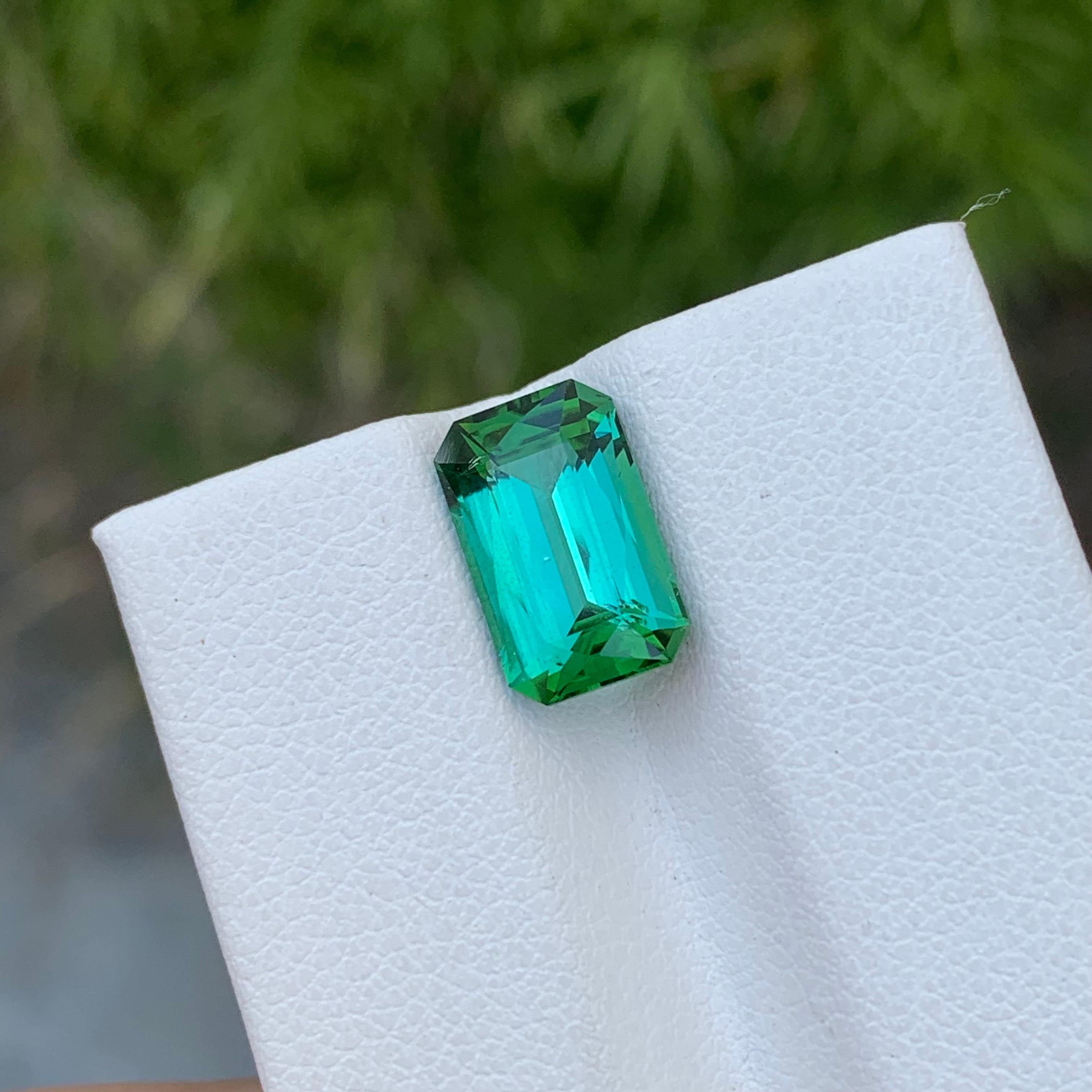 Women's or Men's Pretty Natural Loose Green Lagoon Tourmaline 3.55 Carat Emerald Shape Gemstone  For Sale