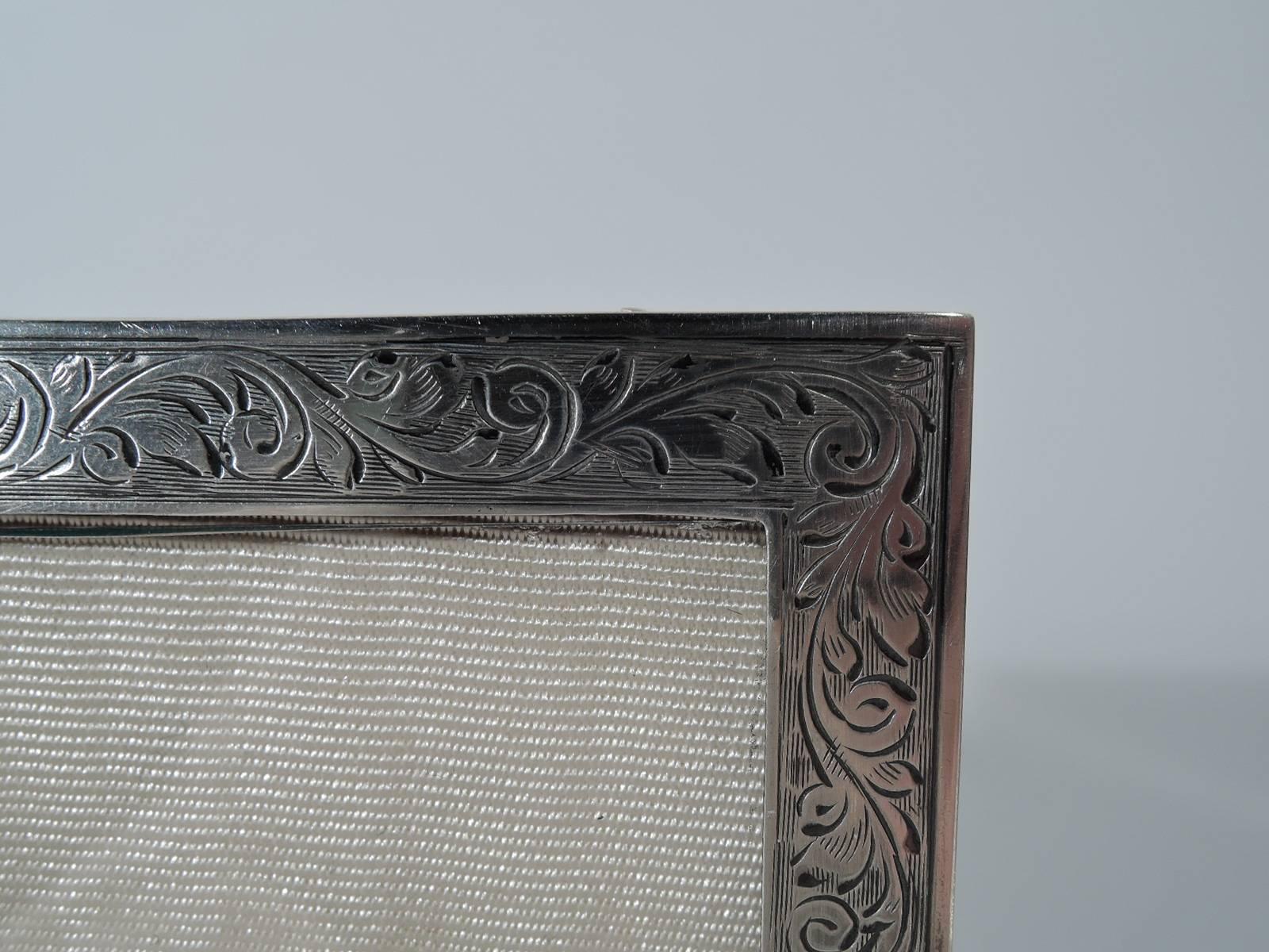 Pretty Old-Fashioned English Sterling Silver Picture Frame In Good Condition In New York, NY