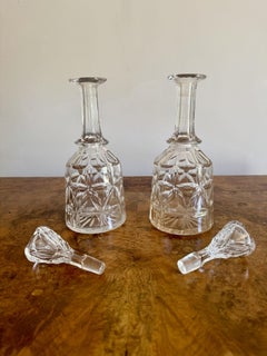 Jolie paire de carafes anciennes de style édouardien