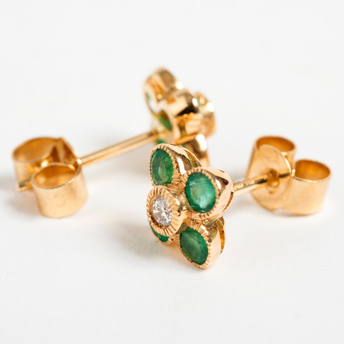 Pretty Petal Shaped Emerald & Diamond Stud Earrings, .06 Carat. In Excellent Condition For Sale In Canterbury, GB