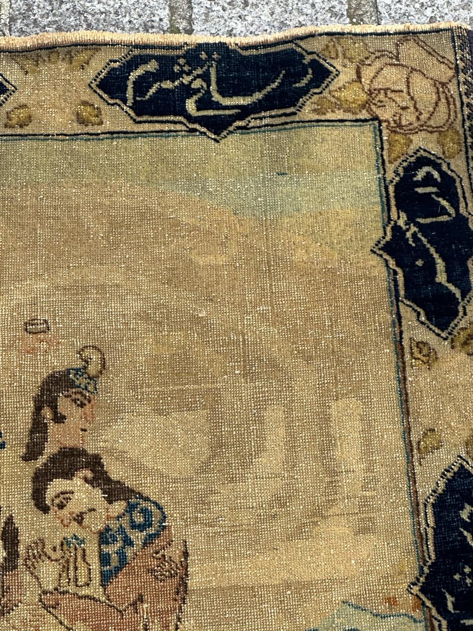 Grazioso piccolo tappeto Tabriz pittorico del XIX secolo In condizioni buone in vendita a Saint Ouen, FR