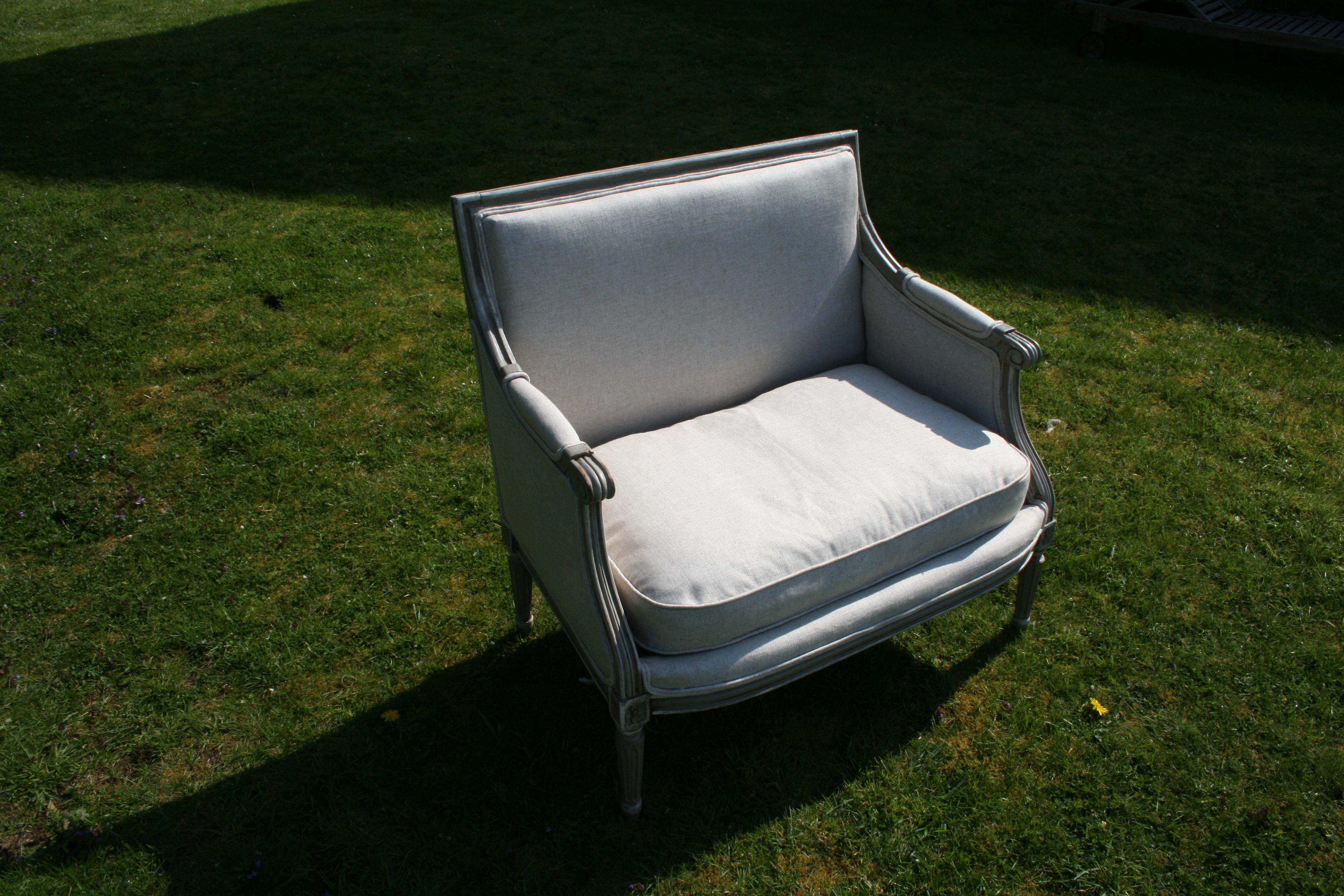Early 20th Century Pretty Small French Settee