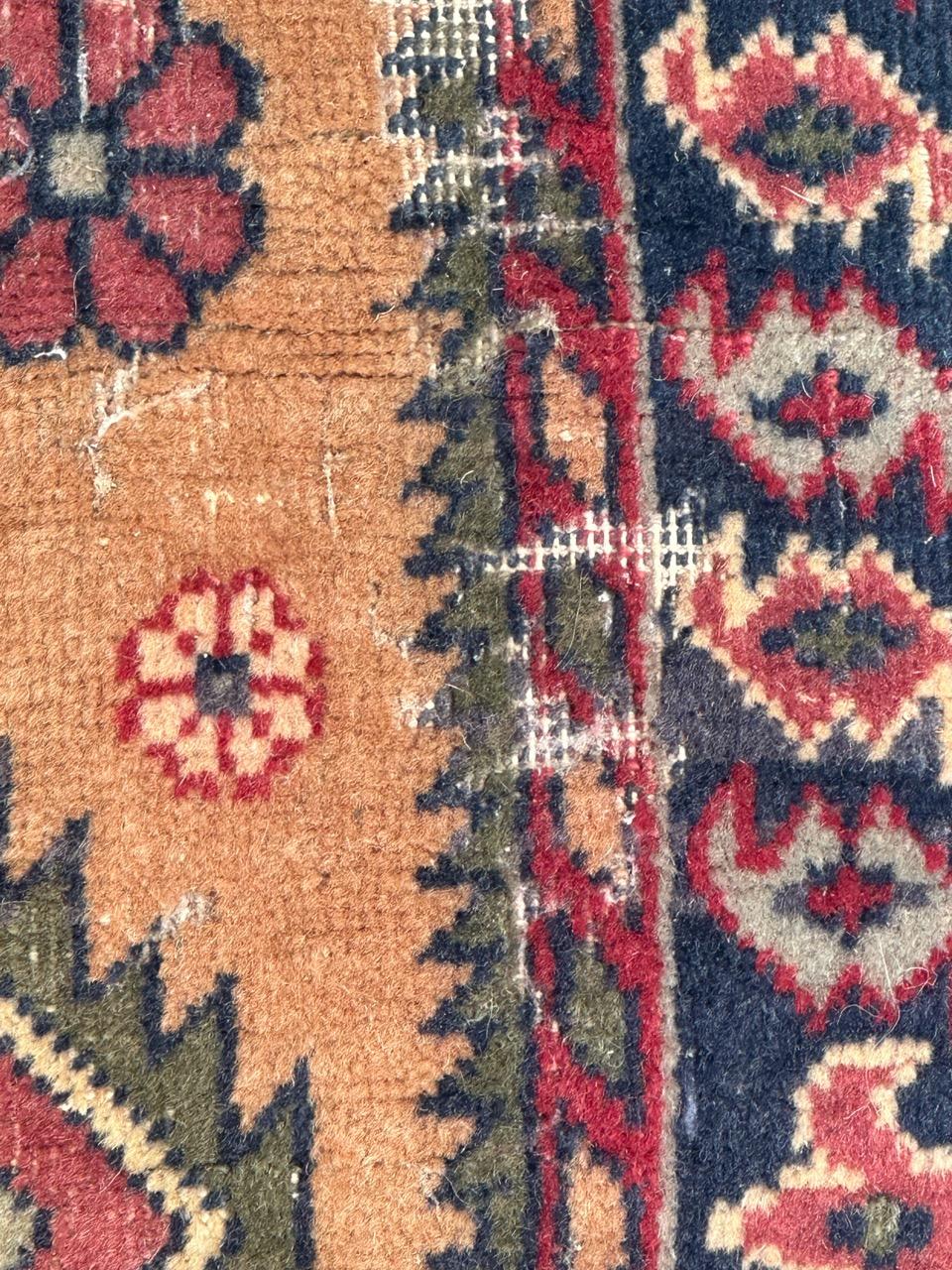 Pretty small vintage Azerbaijan rug  For Sale 3