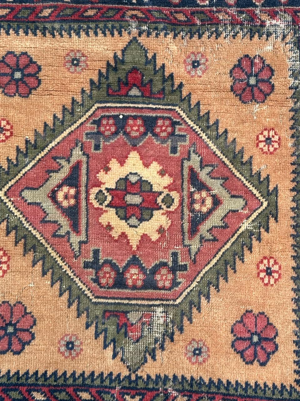 Pretty small vintage Azerbaijan rug  For Sale 4