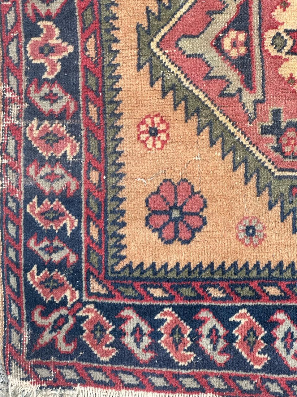 Pretty small vintage Azerbaijan rug  For Sale 1