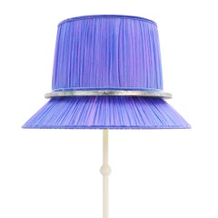 e Tischlampe mit mattierung, violetter Seide, Kreis aus versilbertem Glas