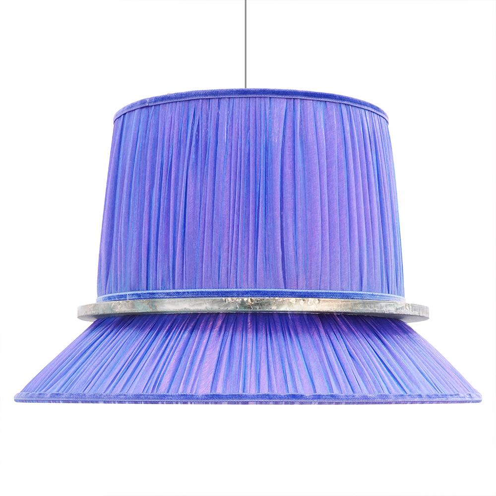 e Tischlampe mit mattierung, violetter Seide, Kreis aus versilbertem Glas (21. Jahrhundert und zeitgenössisch) im Angebot