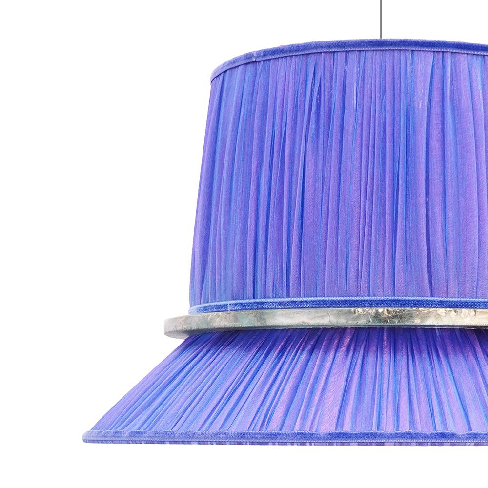 e Tischlampe mit mattierung, violetter Seide, Kreis aus versilbertem Glas im Angebot 2