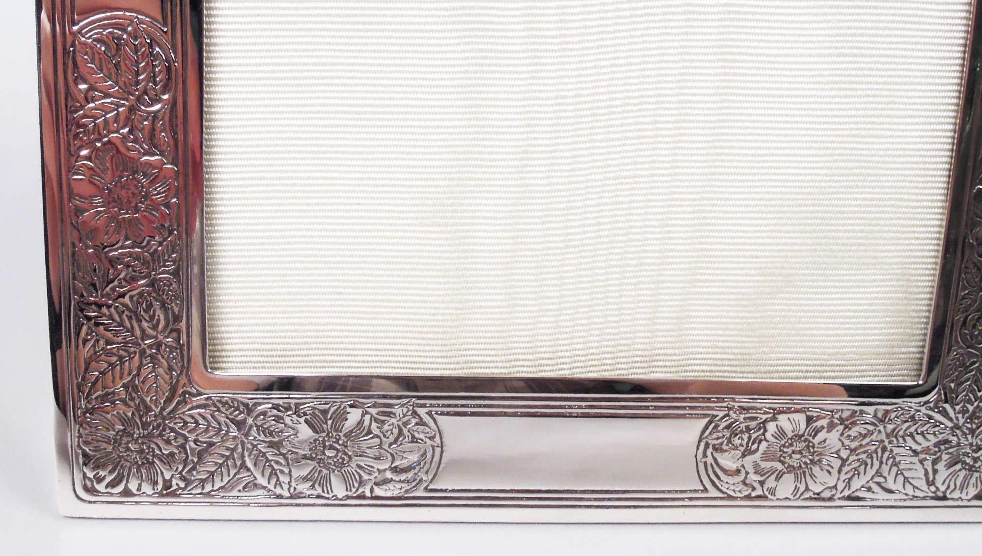 Bonito marco Tiffany Art Nouveau de plata de ley en venta 1