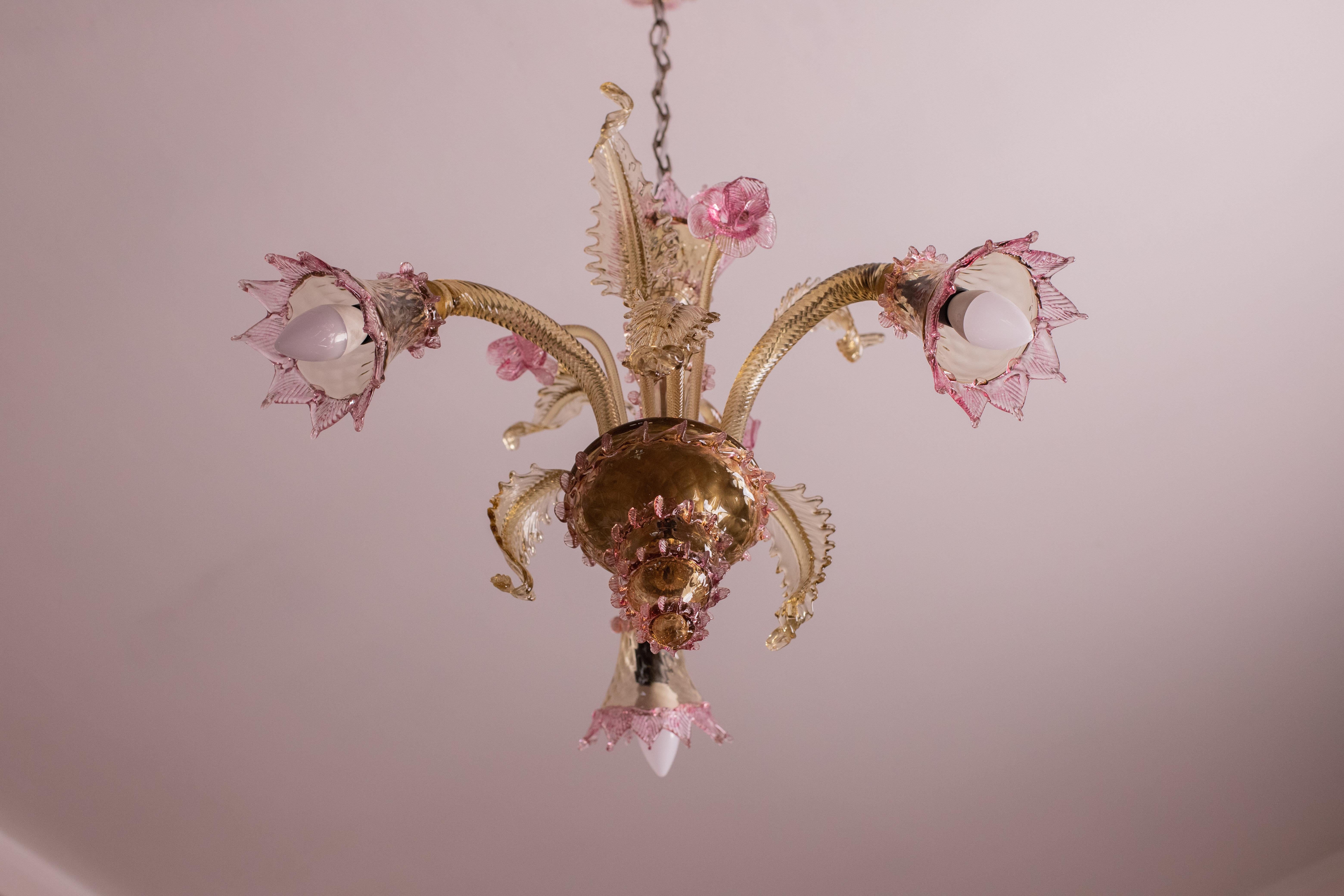 Pretty Venetian Chandelier, Pink and Gold Glass, 1950s For Sale 1