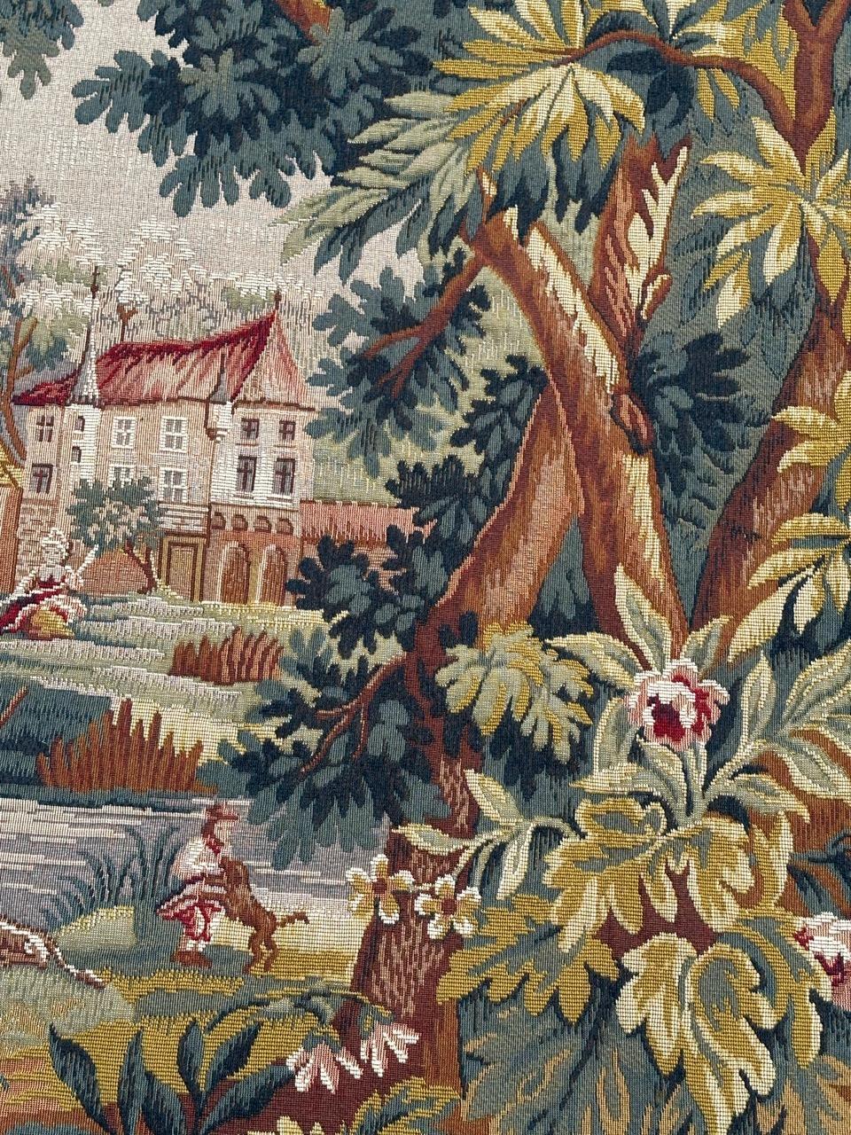 Magnifique tapisserie française vintage de style Aubusson avec un joli motif de paysage du Lauragais.
Apportez un petit rappel de la nature dans votre décoration champêtre avec cette tapisserie Paysage du Lauragais représentant une scène bucolique