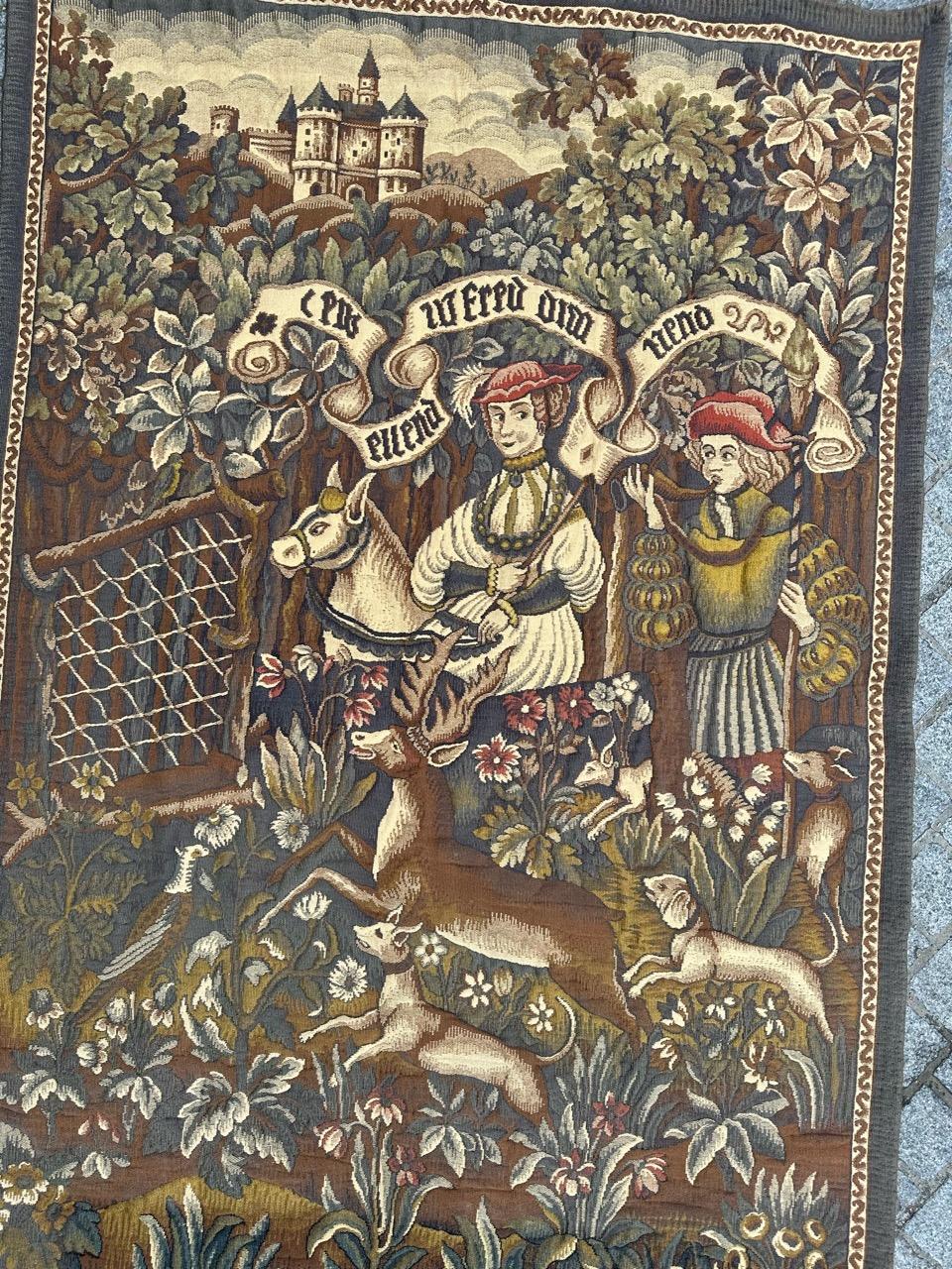 sehr schöner Wandteppich im Aubusson-Stil, mit dem Muster eines mittelalterlichen Wandteppichs, der eine 