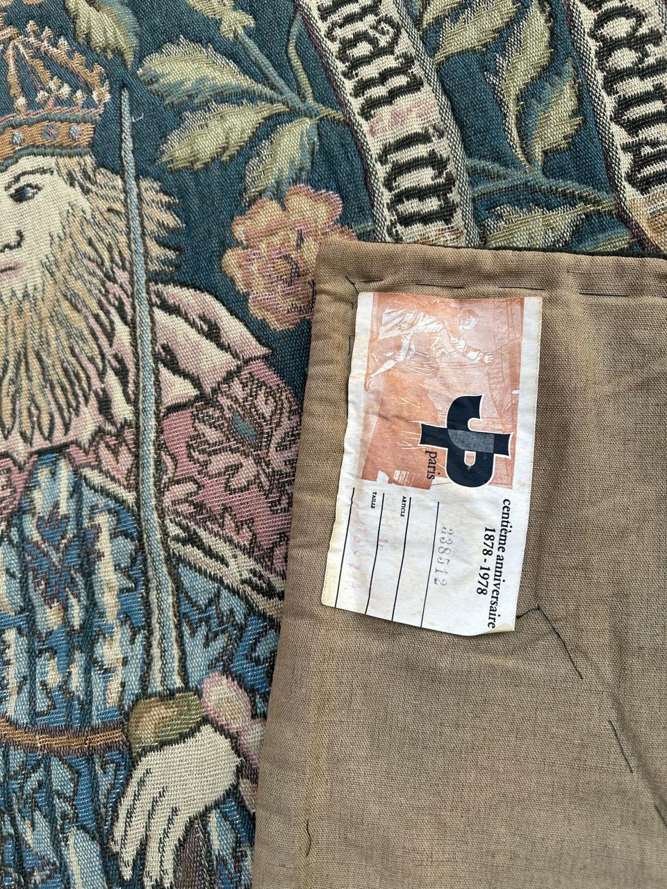 Grazioso arazzo jacquard d'epoca in stile museo medievale Aubusson in vendita 10