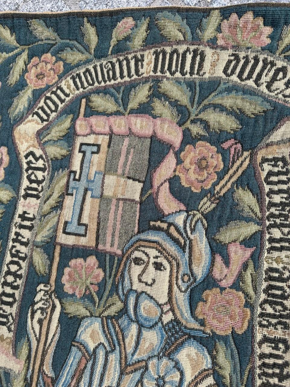 Grazioso arazzo jacquard d'epoca in stile museo medievale Aubusson in vendita 12