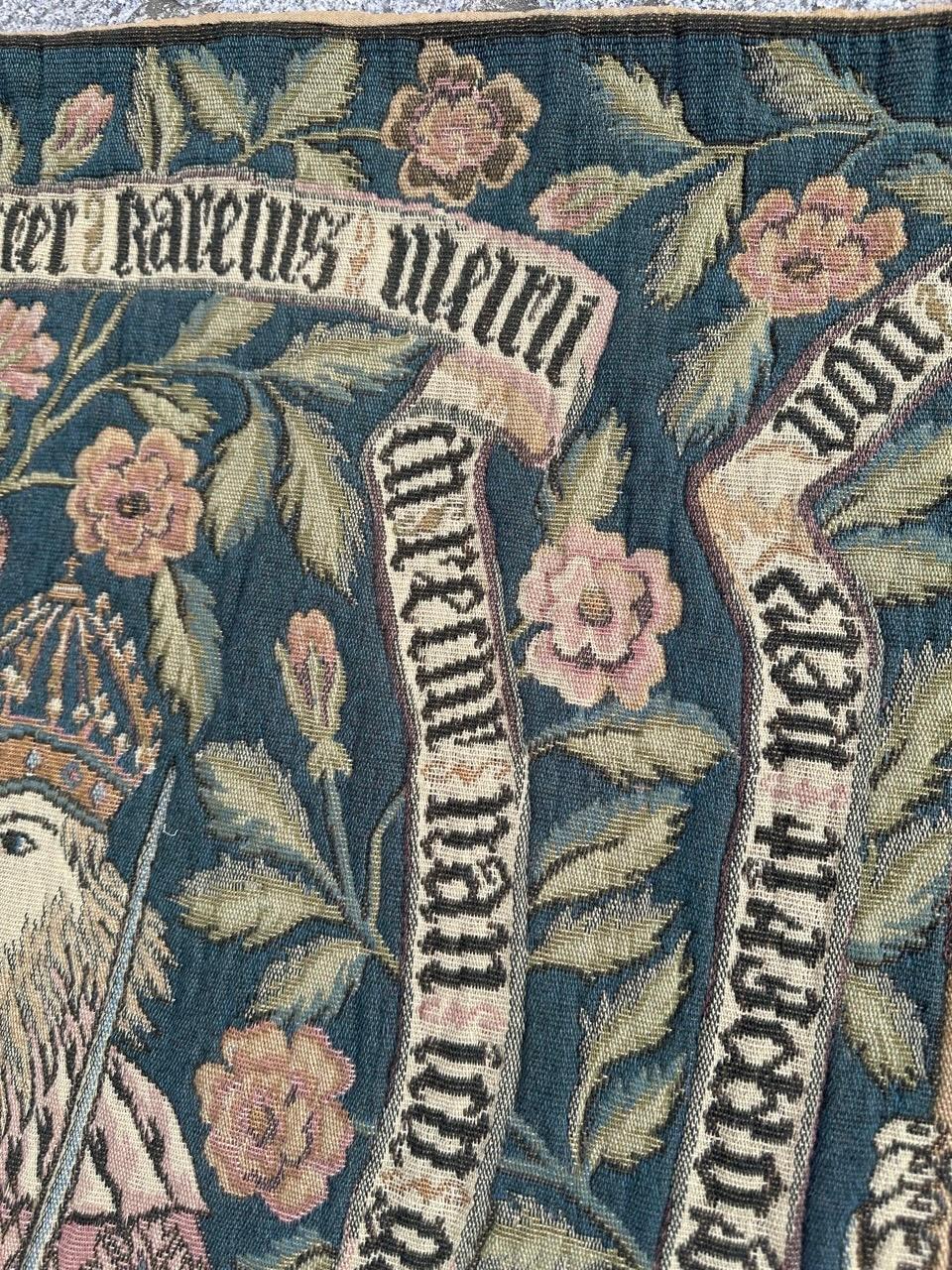 Grazioso arazzo jacquard d'epoca in stile museo medievale Aubusson in vendita 13
