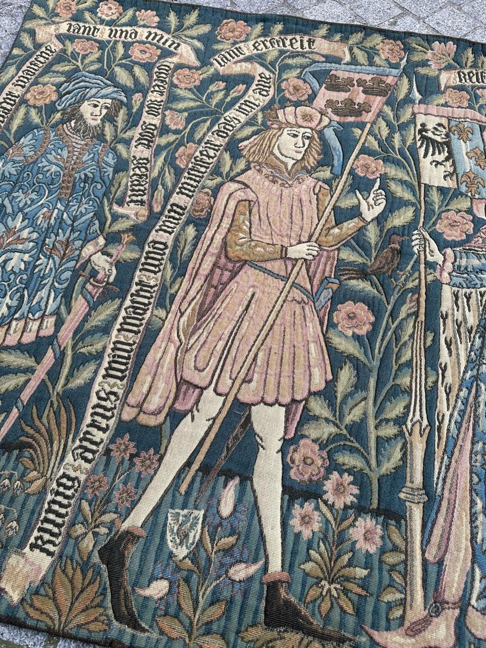 Grazioso arazzo jacquard d'epoca in stile museo medievale Aubusson in vendita 2