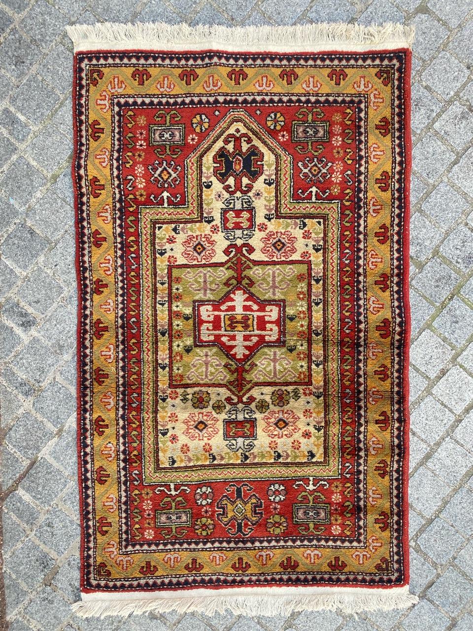 Nice mid century Azerbaïdjan rug with beautiful design of Kazak rugs and nice colors, entirely hand knotted with wool velvet on cotton foundation.

✨✨✨
