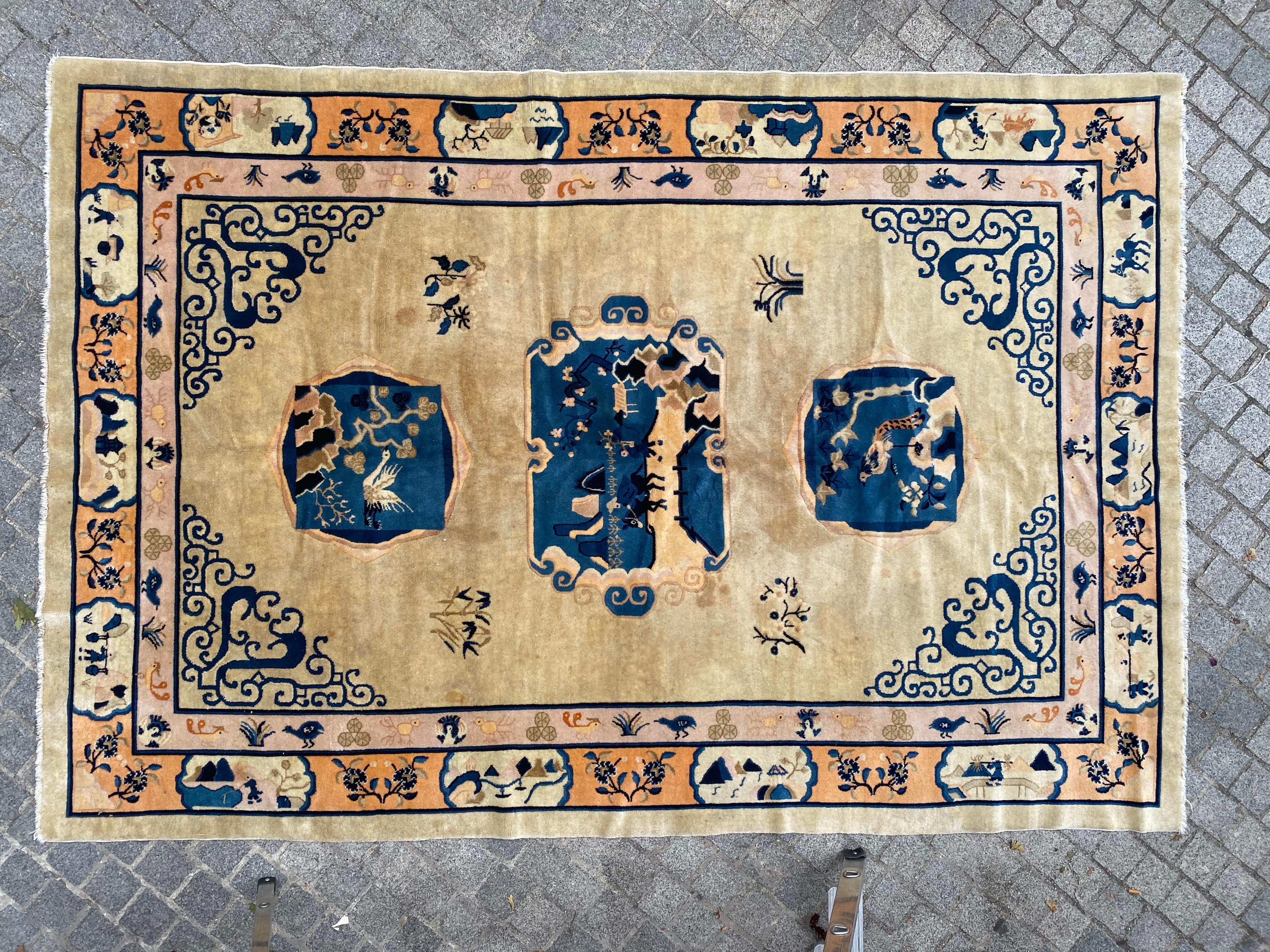 Very beautiful mid century Chinese beijing rug with nice design with pictorial and beautiful colors, entirely and finely hand knotted with wool velvet on cotton foundation.

✨✨✨
