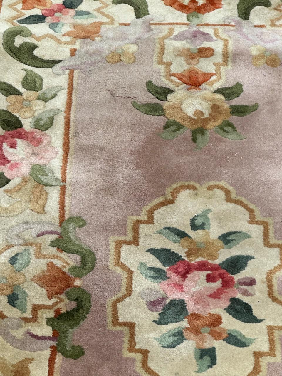 pretty vintage Chinese art deco design rug In Good Condition For Sale In Saint Ouen, FR
