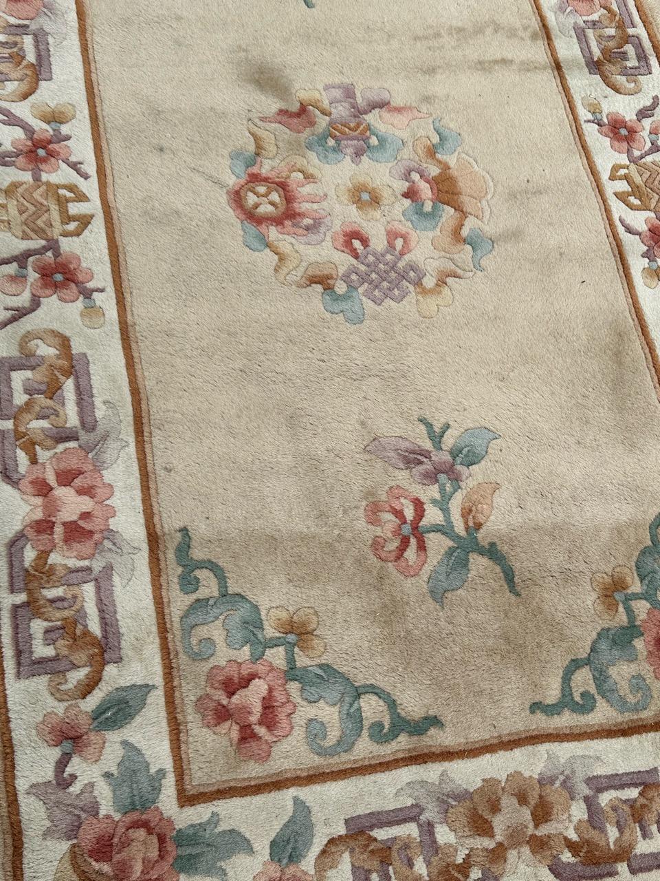 Late 20th Century pretty vintage Chinese art deco design rug For Sale