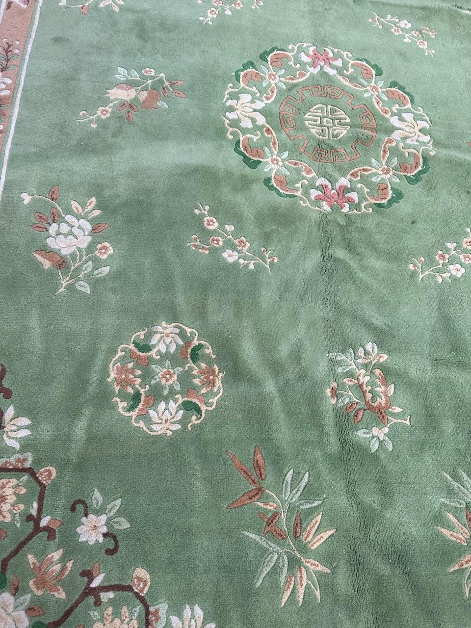 Bobyrug’s Pretty Vintage Chinese rug  In Fair Condition For Sale In Saint Ouen, FR