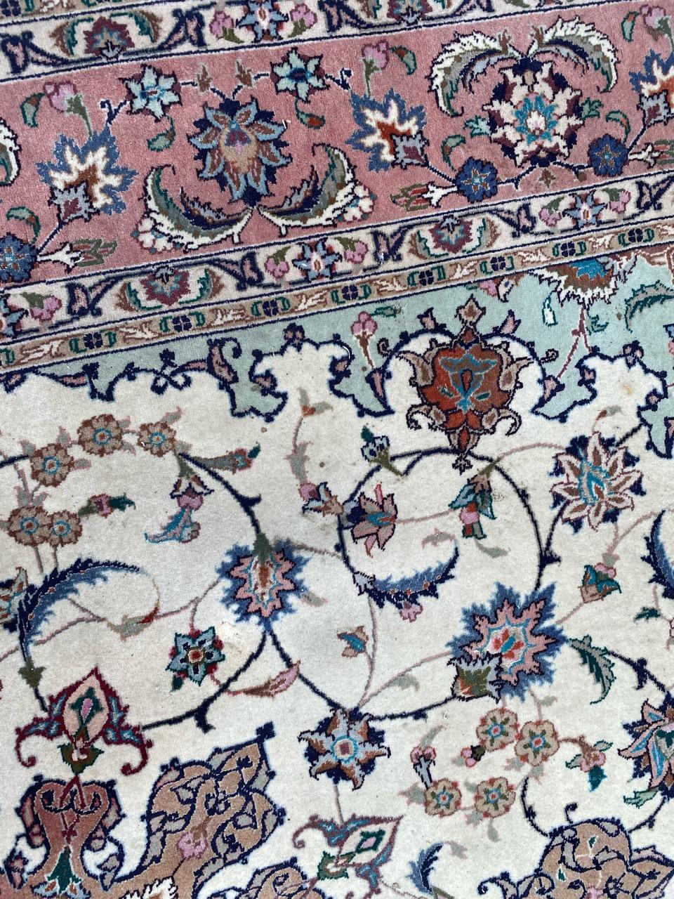 Schöner Tabriz-Teppich im Vintage-Stil (20. Jahrhundert) im Angebot
