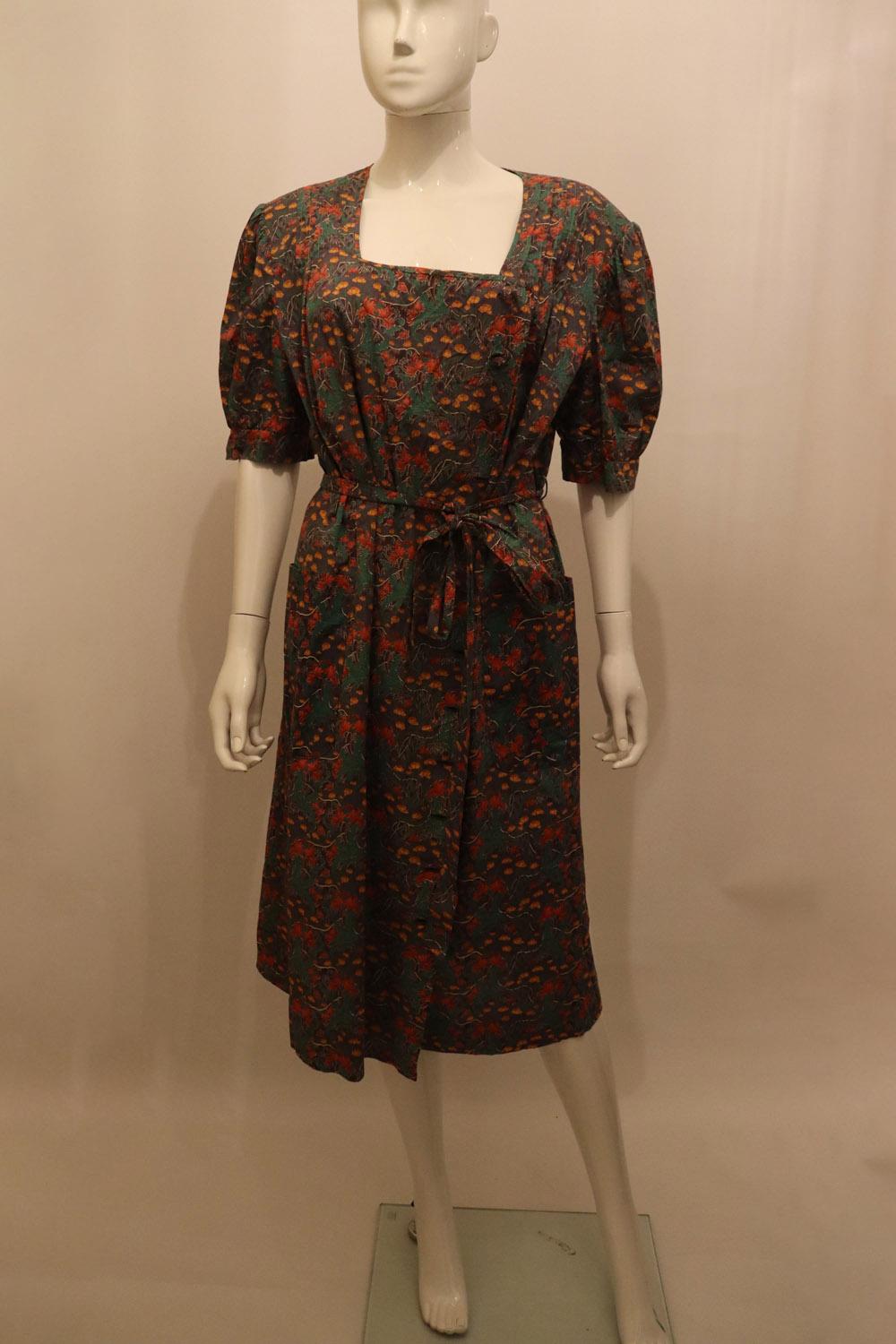 Women's Pretty Vintage Floral Cotton Dress For Sale