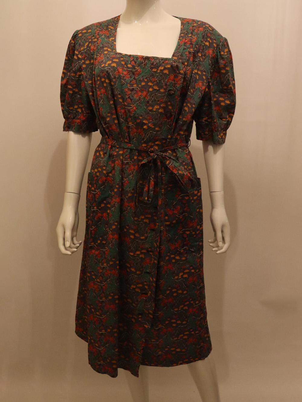 Pretty Vintage Floral Cotton Dress For Sale 1