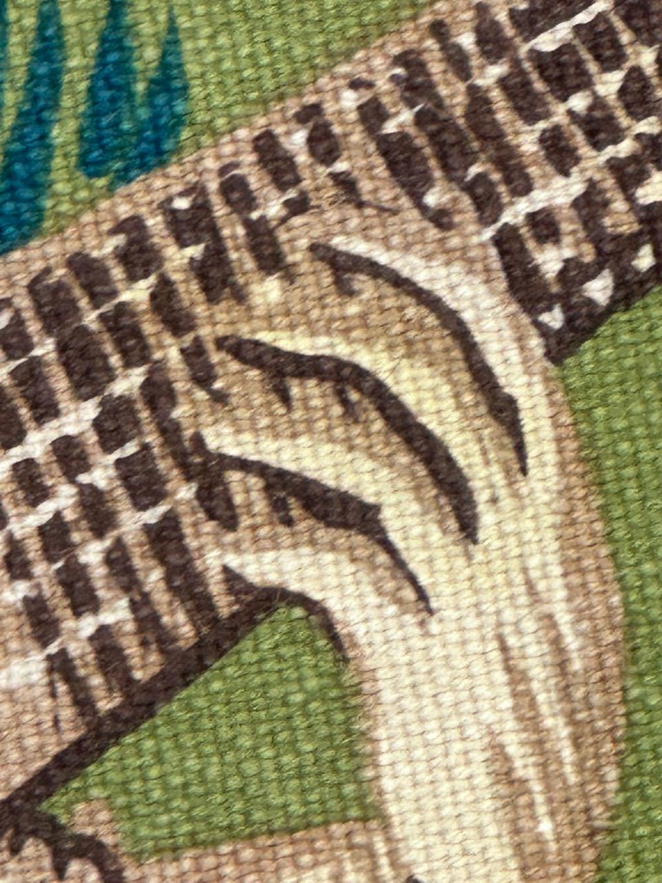 Pretty Vintage Französischer handgedruckter Wandteppich im Aubusson-Stil von Roga im Angebot 9