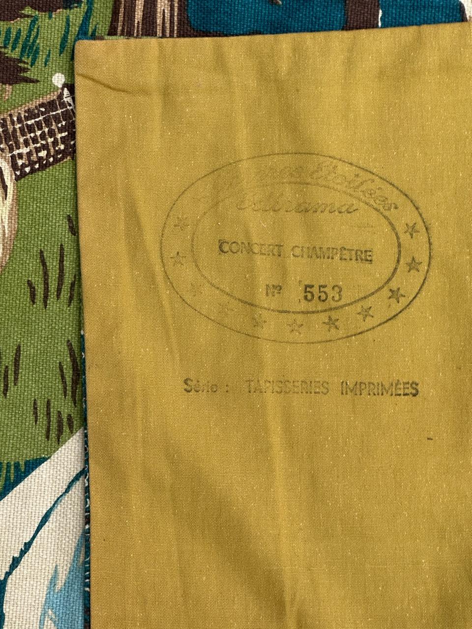 Pretty Vintage Französischer handgedruckter Wandteppich im Aubusson-Stil von Roga im Angebot 13