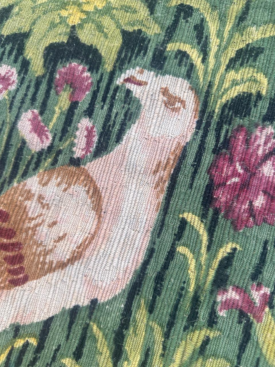 Bonito tapiz francés vintage estilo Aubusson estampado a mano, diseño medieval Lana en venta
