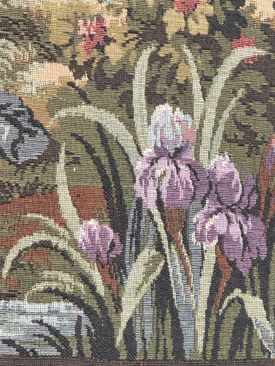 Grazioso arazzo jacquard francese d'epoca in stile Aubusson  