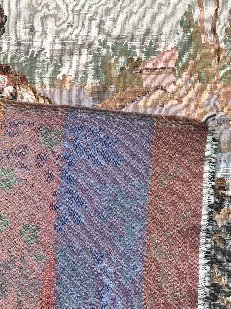 Grazioso arazzo jacquard francese d'epoca in stile Aubusson  
