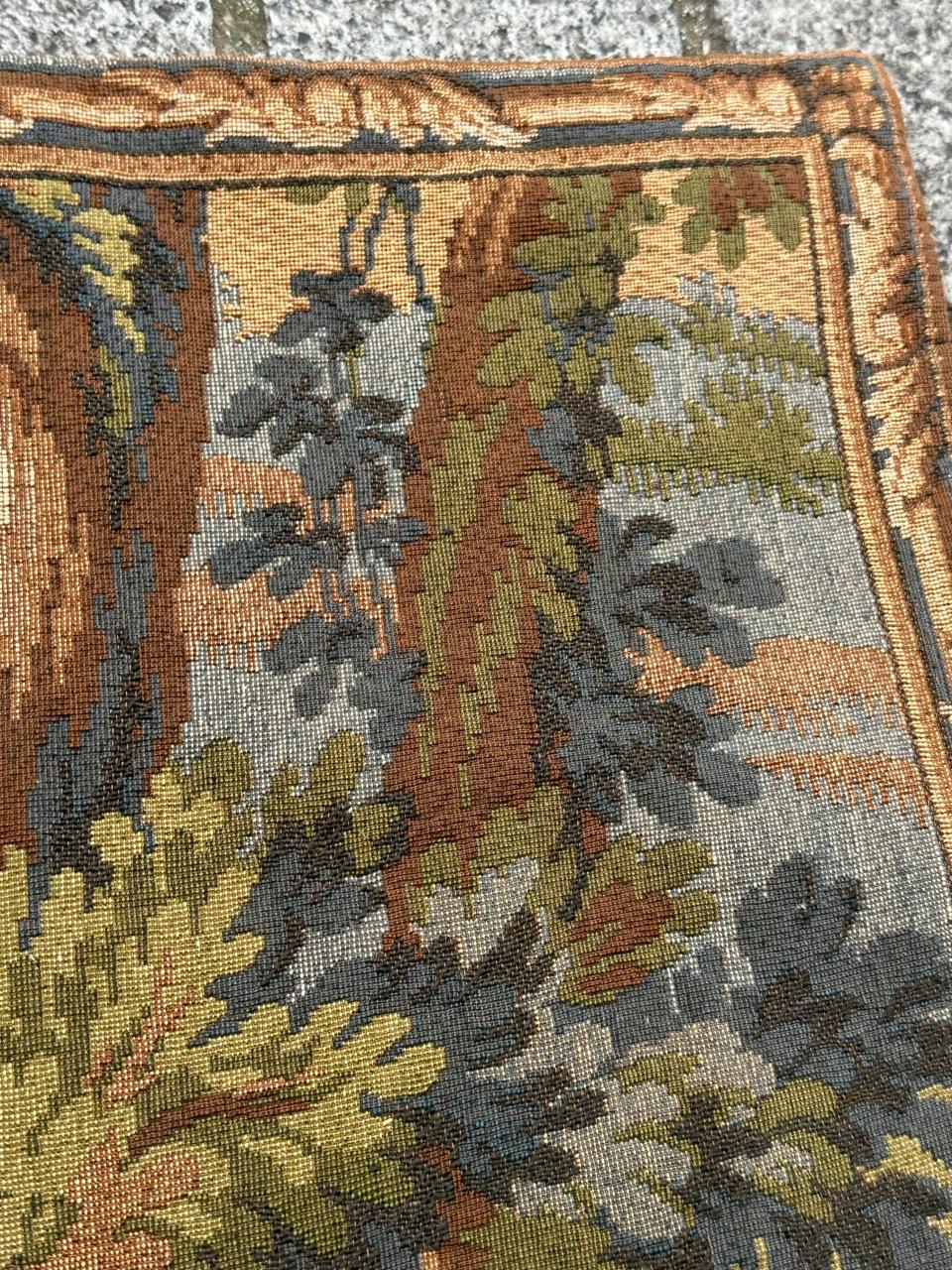 Grazioso arazzo jacquard francese d'epoca in stile Aubusson 