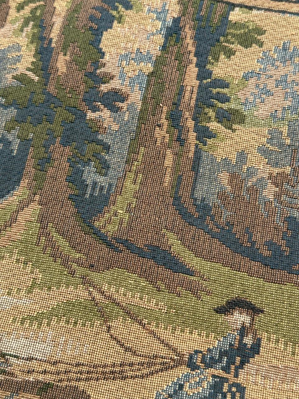 Grazioso arazzo jacquard francese d'epoca in stile Aubusson 
