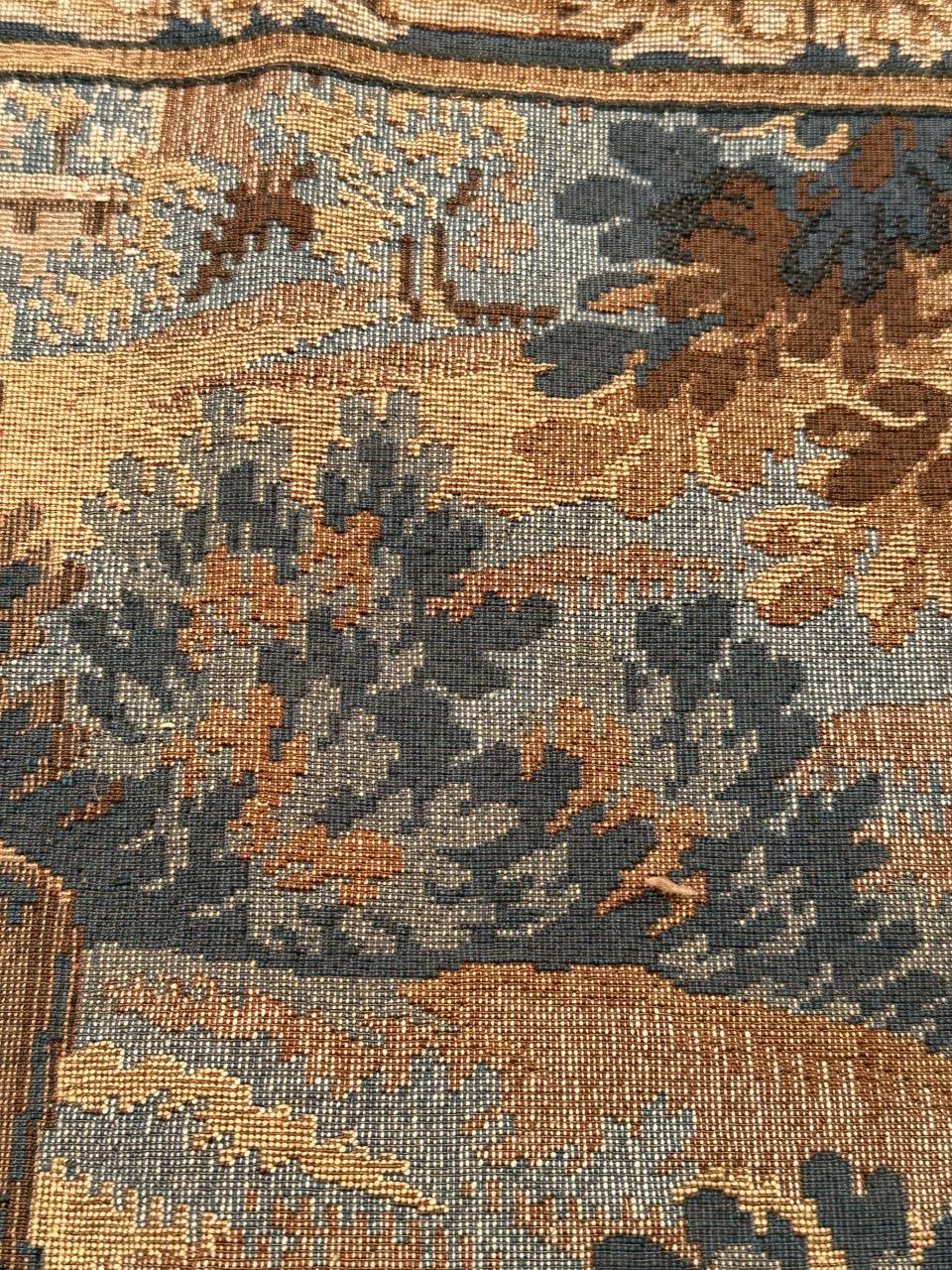 Grazioso arazzo jacquard francese d'epoca in stile Aubusson 