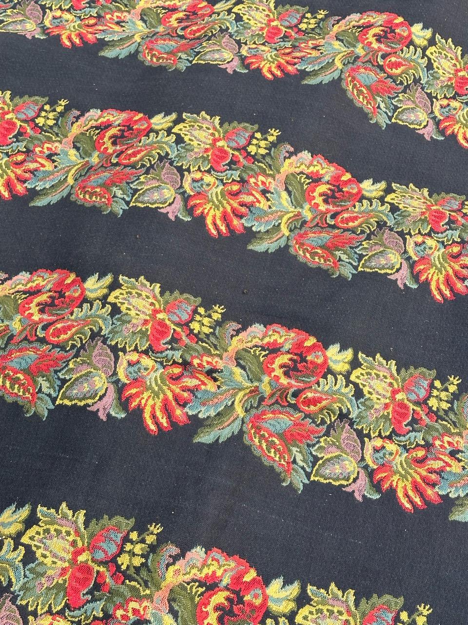 Schöner französischer Jacquard-Wandteppich im Aubusson-Stil aus Seidenstoff für die Bedeckung im Aubusson-Stil (20. Jahrhundert) im Angebot